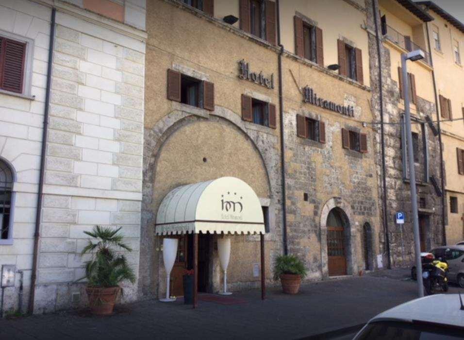 Hotel&Ristorante Miramonti Palazzo Storico Rieti Dış mekan fotoğraf